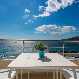Blue Sea , Sarandë Albanien